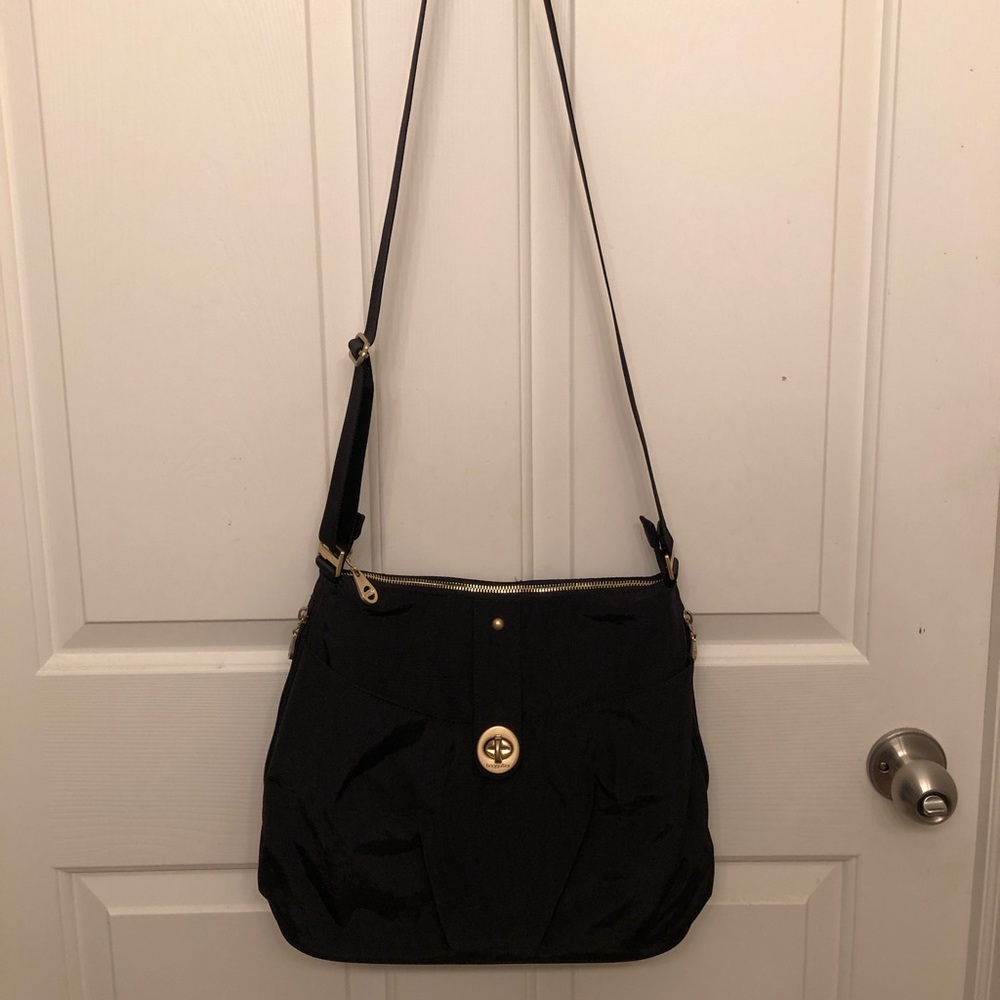 Black Baggallini crossbody